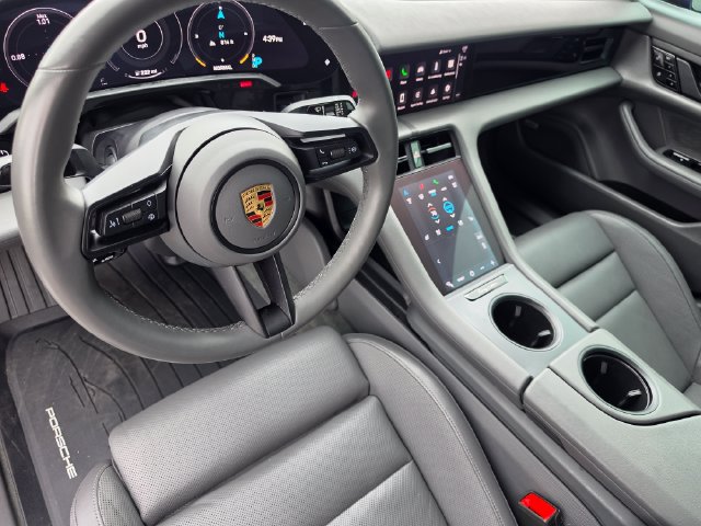 Used 2021 Porsche Taycan RWD image 27