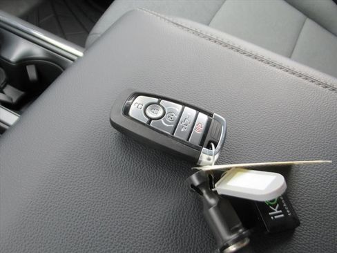 Used 2025 Ford F150 XLT w/ Equipment Group 302A MID image 34