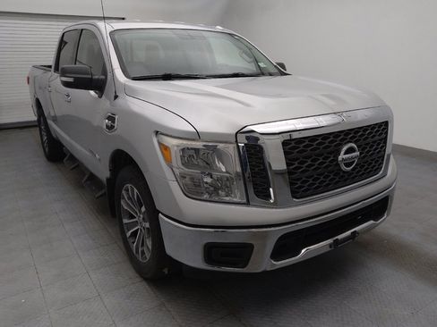 Used 2017 Nissan Titan SV RWD image 13