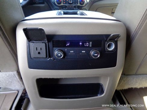 Used 2019 Chevrolet Suburban LT AWD/4WD image 21