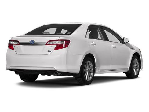Used 2013 Toyota Camry XLE w/ Leather Pkg FWD image 2