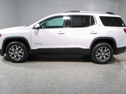 Used 2023 GMC Acadia SLT AWD/4WD image 10