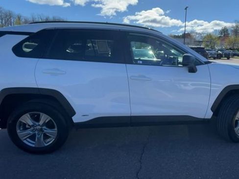 Used 2025 Toyota RAV4 LE AWD/4WD image 9