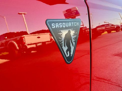 Used 2023 Ford Bronco 2-Door w/ Sasquatch Package image 29