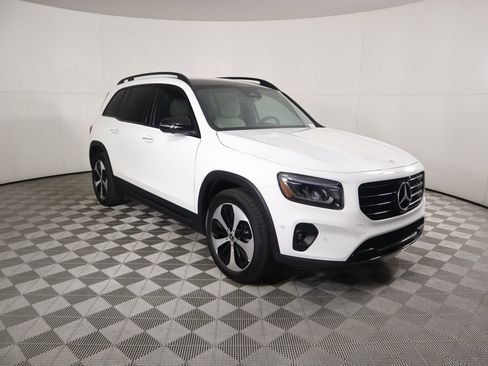 New 2026 Mercedes-Benz GLB 250 image 3
