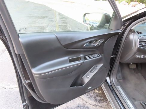 Used 2023 Chevrolet Equinox Premier image 30