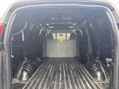 Used 2016 Chevrolet Express 2500 RWD image 7