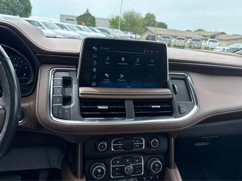 Used 2023 Chevrolet Suburban High Country AWD/4WD image 13