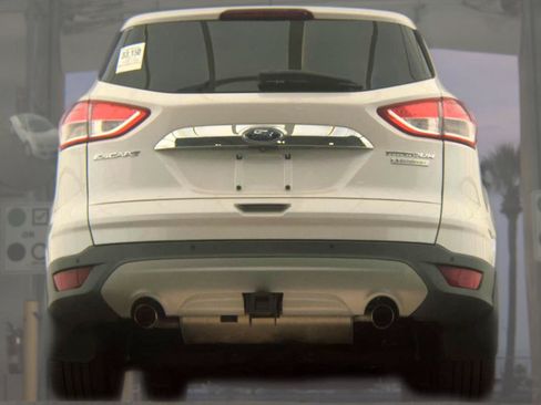 Used 2014 Ford Escape Titanium FWD image 7