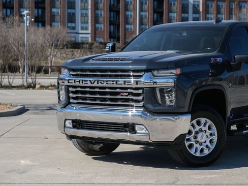 Used 2020 Chevrolet Silverado 2500 LTZ w/ LTZ Texas Edition AWD/4WD image 9