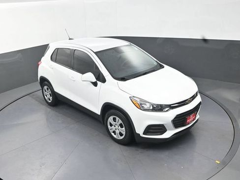 Used 2018 Chevrolet Trax LS FWD image 23