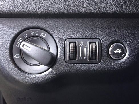 Used 2016 Dodge Charger SE w/ Popular Equipment Group RWD image 10