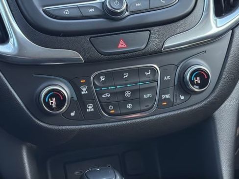 Used 2019 Chevrolet Equinox LT image 20