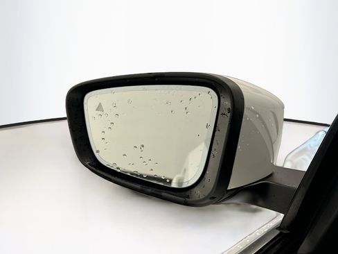 Used 2025 BMW 330i xDrive Sedan image 16