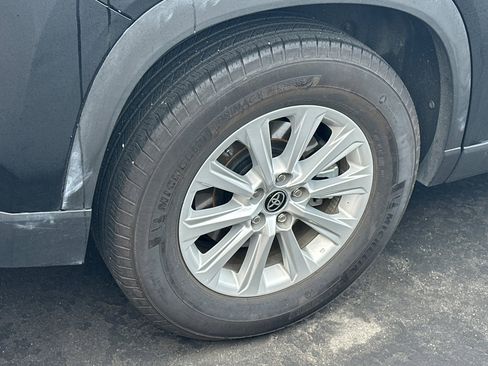 Used 2025 Toyota Grand Highlander AWD image 7