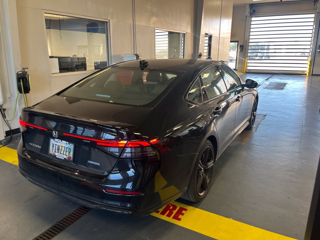 Used 2025 Honda Accord Sport image 9