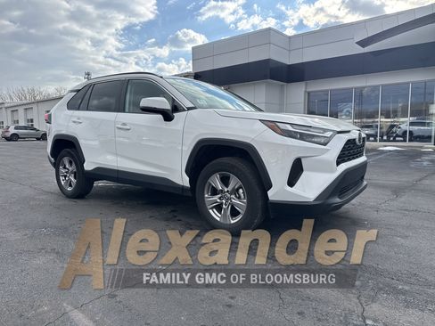 Used 2023 Toyota RAV4 XLE image 1