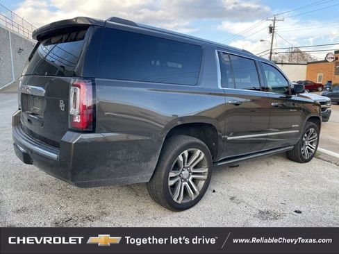 Used 2020 GMC Yukon XL Denali w/ Denali Ultimate Package image 3