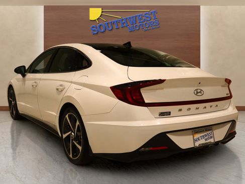 Used 2022 Hyundai Sonata SEL Plus image 2