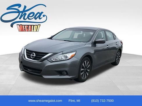 Used 2018 Nissan Altima 2.5 SV image 1