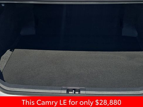 Used 2025 Toyota Camry LE w/ Convenience Package image 18
