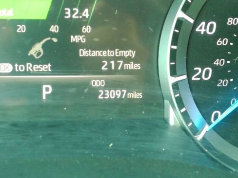 Used 2023 Toyota Highlander LE FWD image 44
