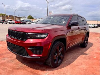 Used 2025 Jeep Grand Cherokee Altitude
