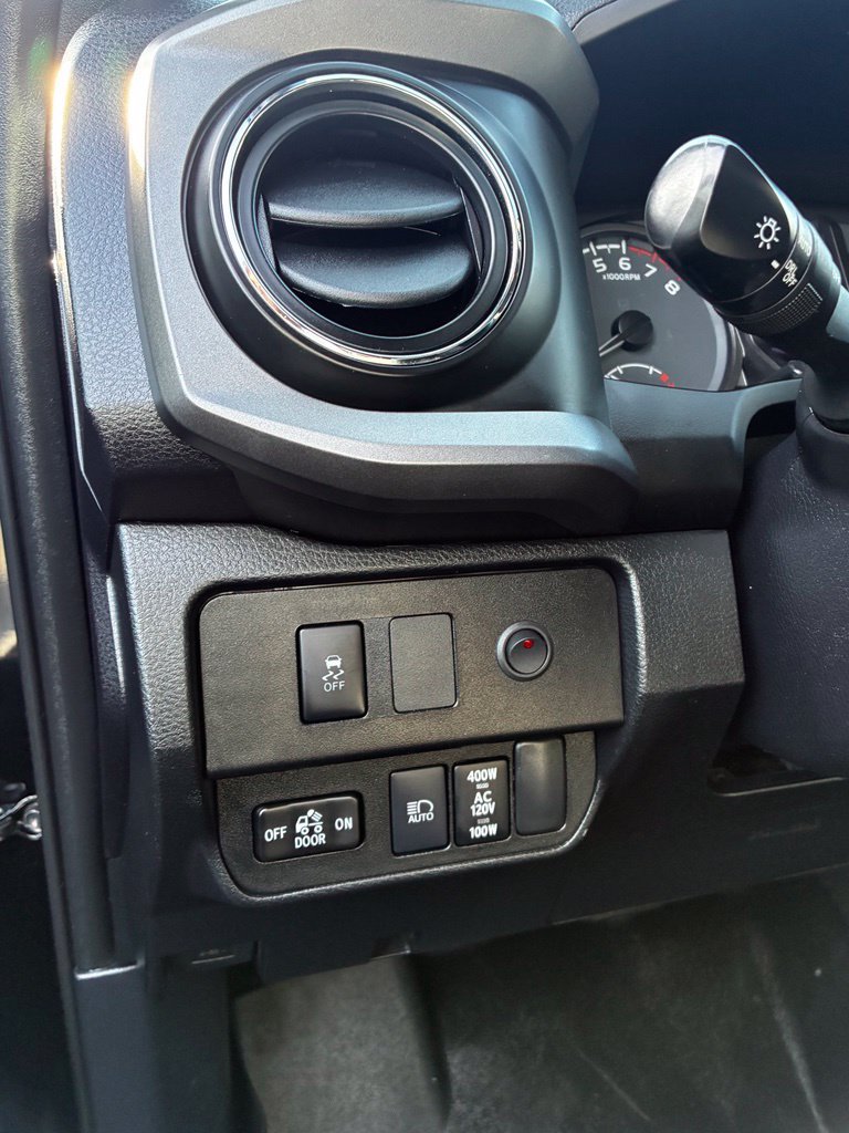 Used 2021 Toyota Tacoma TRD Sport AWD/4WD image 13