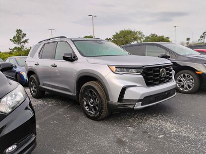 Used 2025 Honda Pilot TrailSport