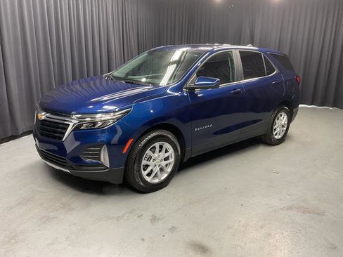 Used 2022 Chevrolet Equinox LT image 2