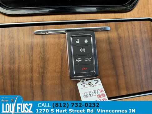 Used 2024 Jeep Grand Wagoneer Series III w/ Flexible Seating Group AWD/4WD image 30
