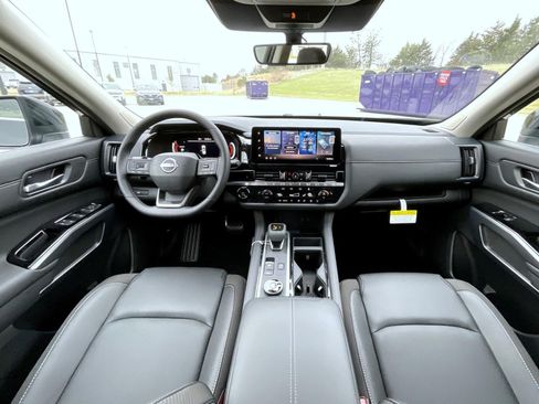 New 2026 Nissan Pathfinder SL AWD/4WD image 15