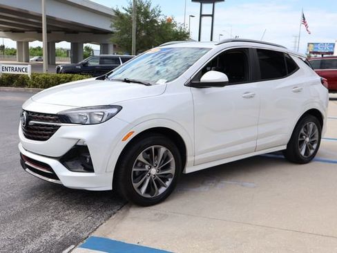 Used 2022 Buick Encore GX Select w/ Sport Touring Package FWD image 3