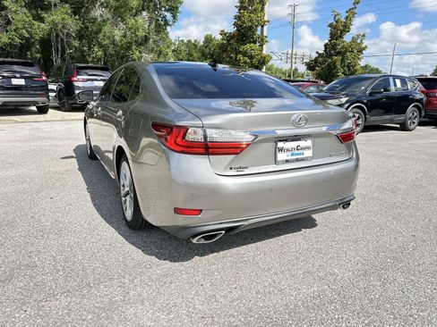 Used 2016 Lexus ES 350 w/ Ultra Luxury Package FWD image 4