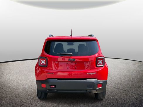 Used 2017 Jeep Renegade Trailhawk AWD/4WD image 3