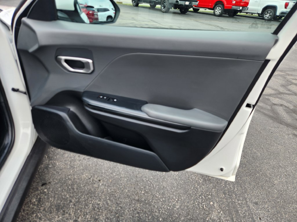 Used 2025 Kia K4 FWD image 11