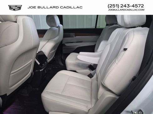 New 2026 Cadillac Vistiq Luxury w/ LPO, Floor Liner Package image 22