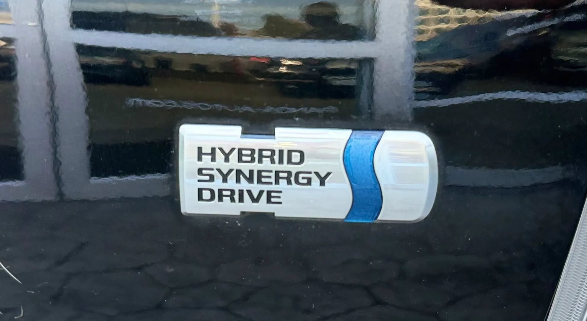 Used 2017 Toyota Prius V Four w/ Carpet Mat Package FWD image 38
