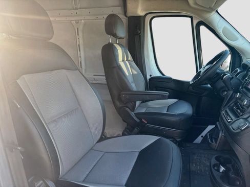 Used 2024 RAM ProMaster 2500 w/ Convenience Group FWD image 21