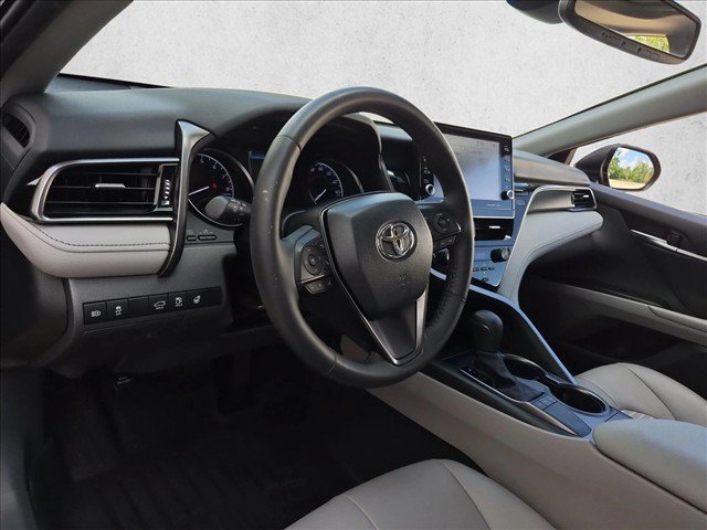Used 2024 Toyota Camry SE w/ Cold Weather Package FWD image 10