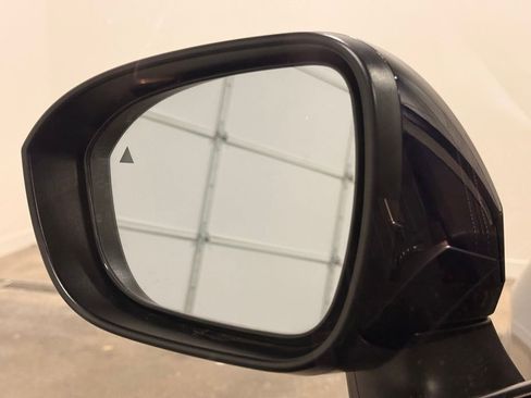 Used 2024 Nissan Rogue SV FWD image 12