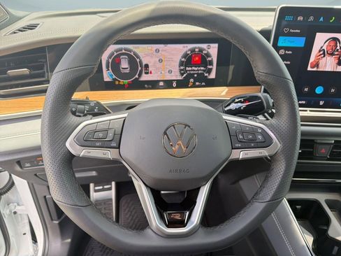New 2026 Volkswagen Tiguan SEL R-Line AWD/4WD image 16