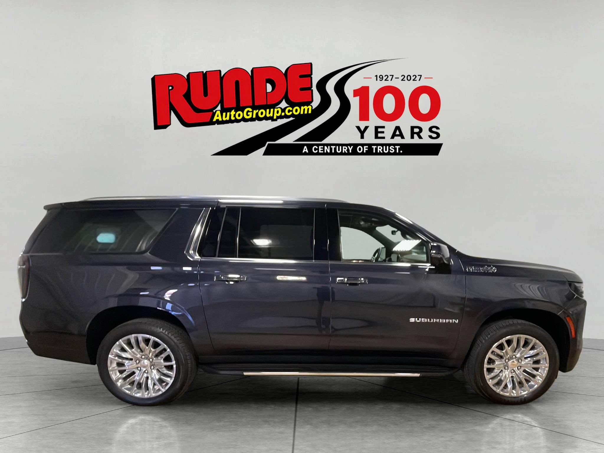 Used 2025 Chevrolet Suburban High Country w/ Sun And Tow Package AWD/4WD image 7