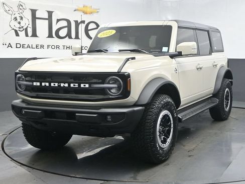 Used 2025 Ford Bronco Outer Banks w/ Sasquatch Package AWD/4WD image 7