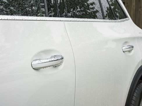 New 2025 Mercedes-Benz GLC 350e 4MATIC image 16