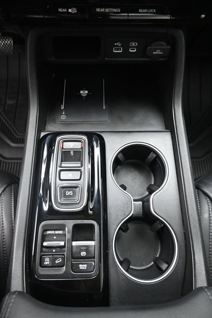 Used 2023 Honda Pilot Touring image 21