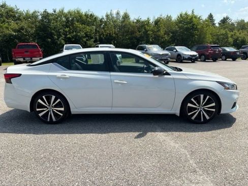 Used 2022 Nissan Altima 2.0 SR FWD image 8