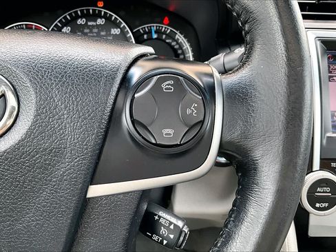 Used 2013 Toyota Camry XLE FWD image 26