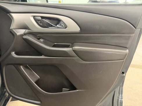Used 2019 Chevrolet Traverse LT image 25