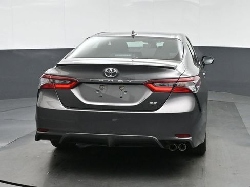 Used 2021 Toyota Camry SE FWD image 6